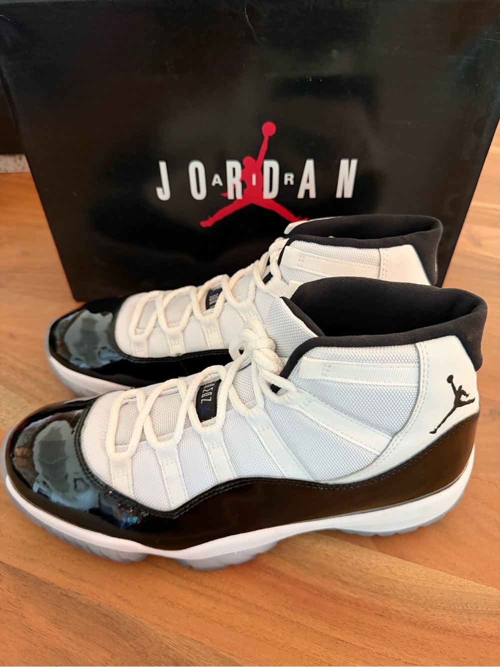 Air Jordan 11 Retro Concord